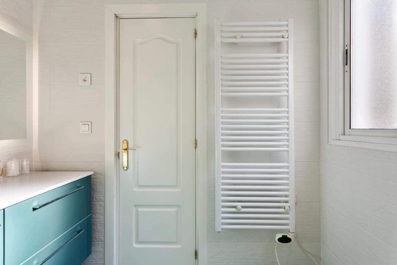 Elegant 1 Bedroom Apartment In The Heart Of Centro Madrid Esterno foto